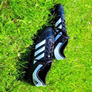 Adidas AQ4281 soccer cleats